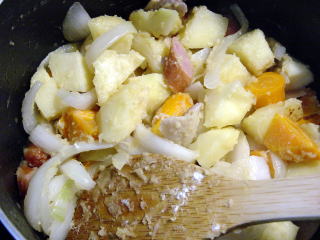 �z���C�g�V�`���[�̍���